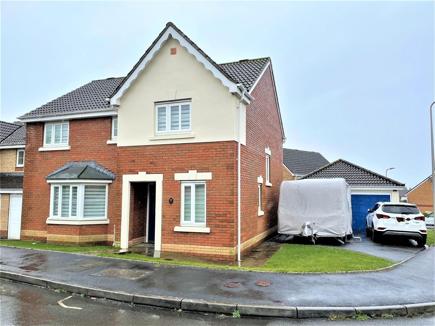 Clos Bryn Haul, Llwynhendy, Llanelli, SA14 9DZ
